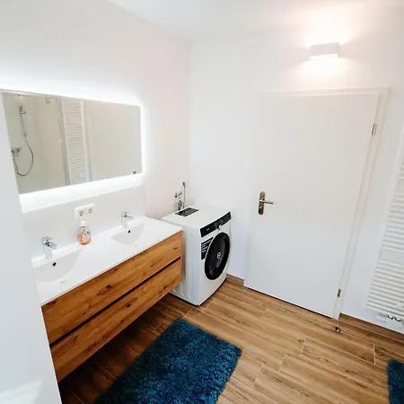 Levin 65qm 4 Personen Mit Pool Wlan Und Parken Apartment Dornburg (Thuringia)