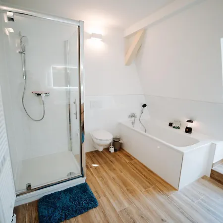 Levin 65qm 4 Personen Mit Pool Wlan Und Parken شقة *