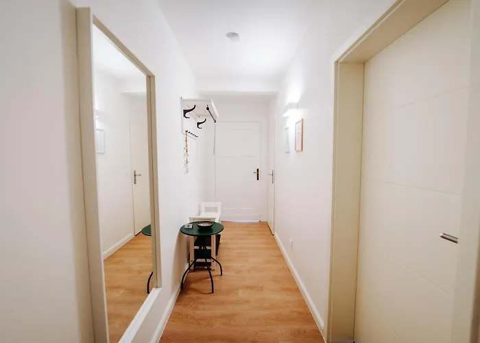 Levin 65qm 4 Personen Mit Pool Wlan Und Parken Dornburg (Thuringia)